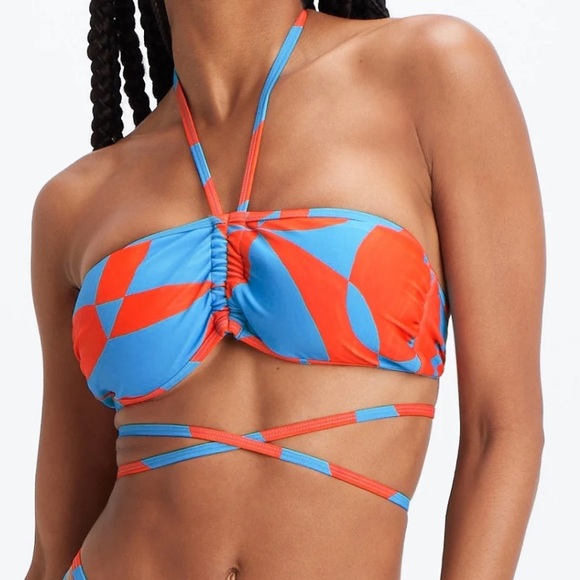 Bikini - Picture 9 of 11